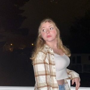 Meet your Posher, Elaina